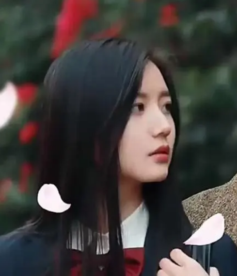 离婚后在前夫的怀里撒个娇 第01集