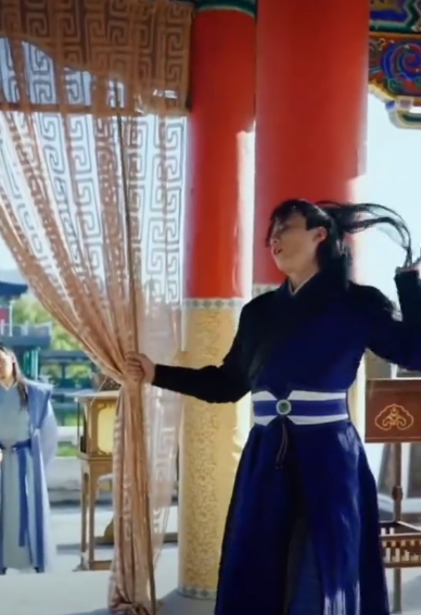 无敌废世子 第01集